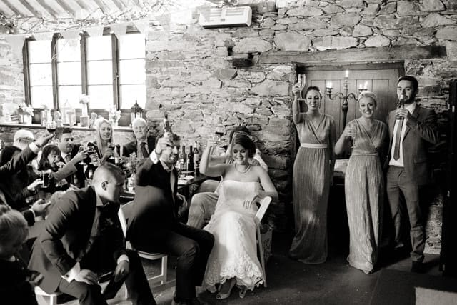 Evening-Reception-in-the-Wedding-Barn