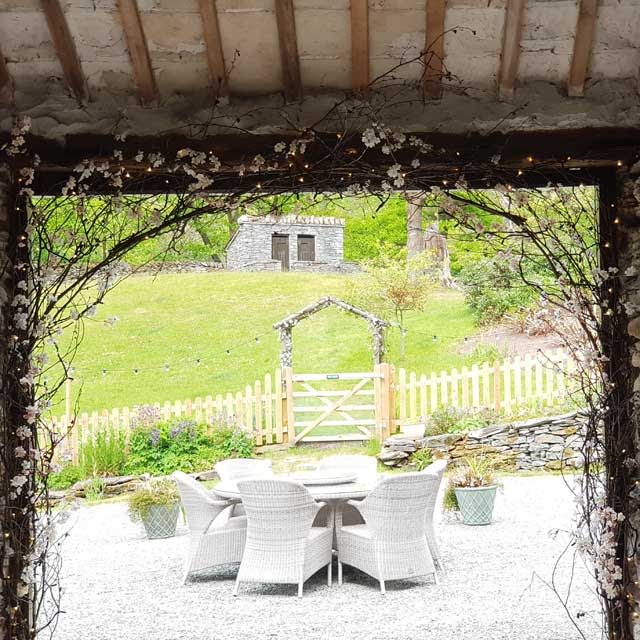 How To Decorate a rustic wedding barn