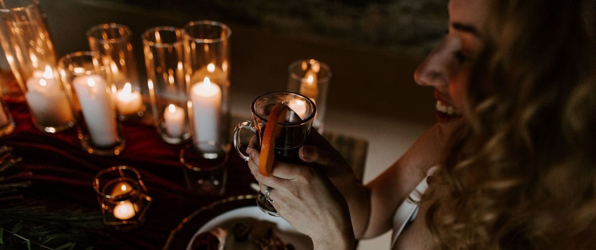 Christmas-Candlelit-Table-Scape