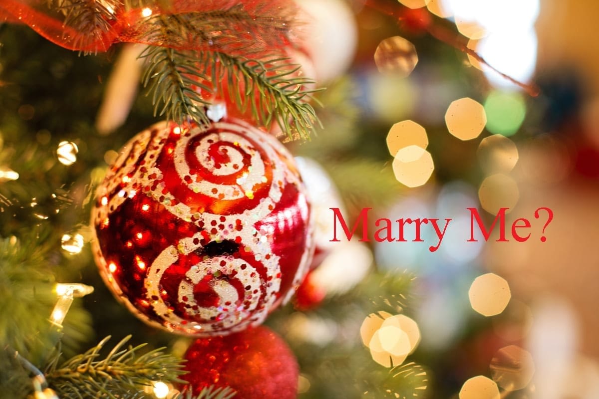Marry-me-bauble-for-Christmas-tree-proposal