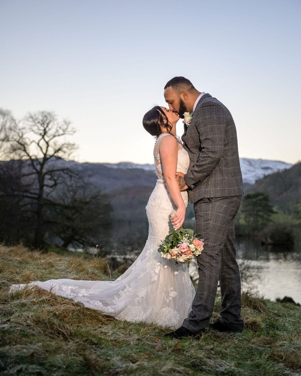 Lake-dsitrict-elopement-couple-kissing