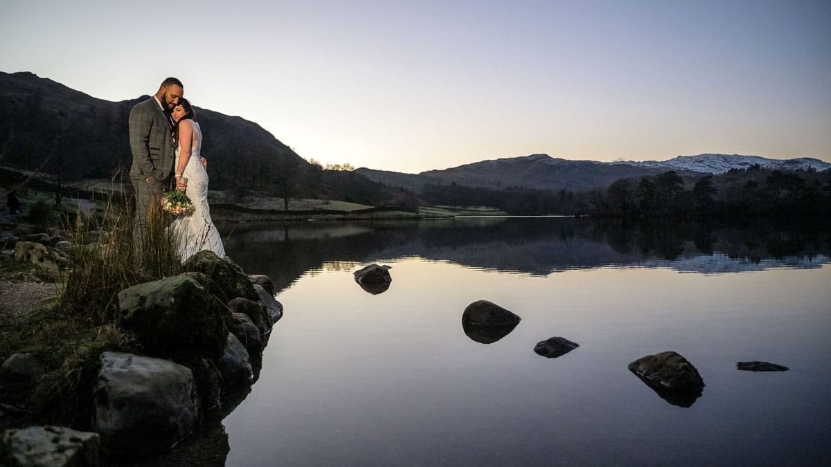 Rydal-water-and-elopement-couple