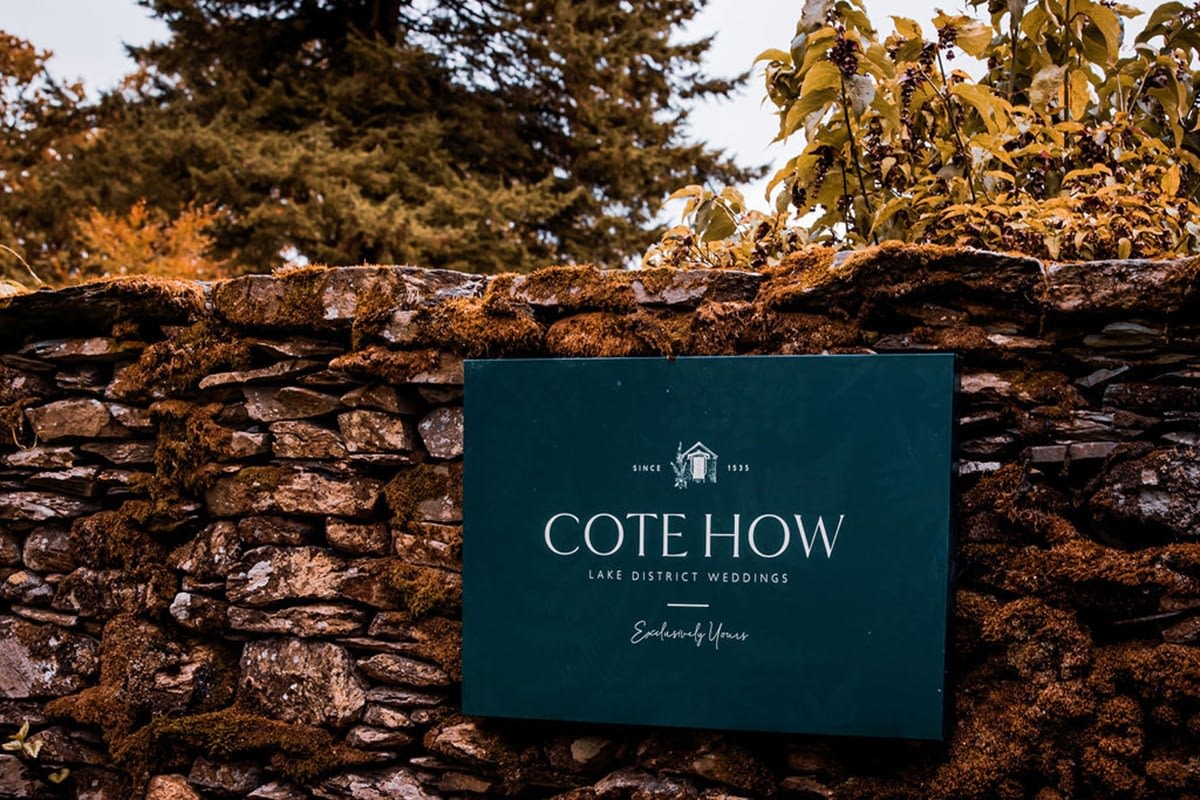 Cote How Entrance and sign
