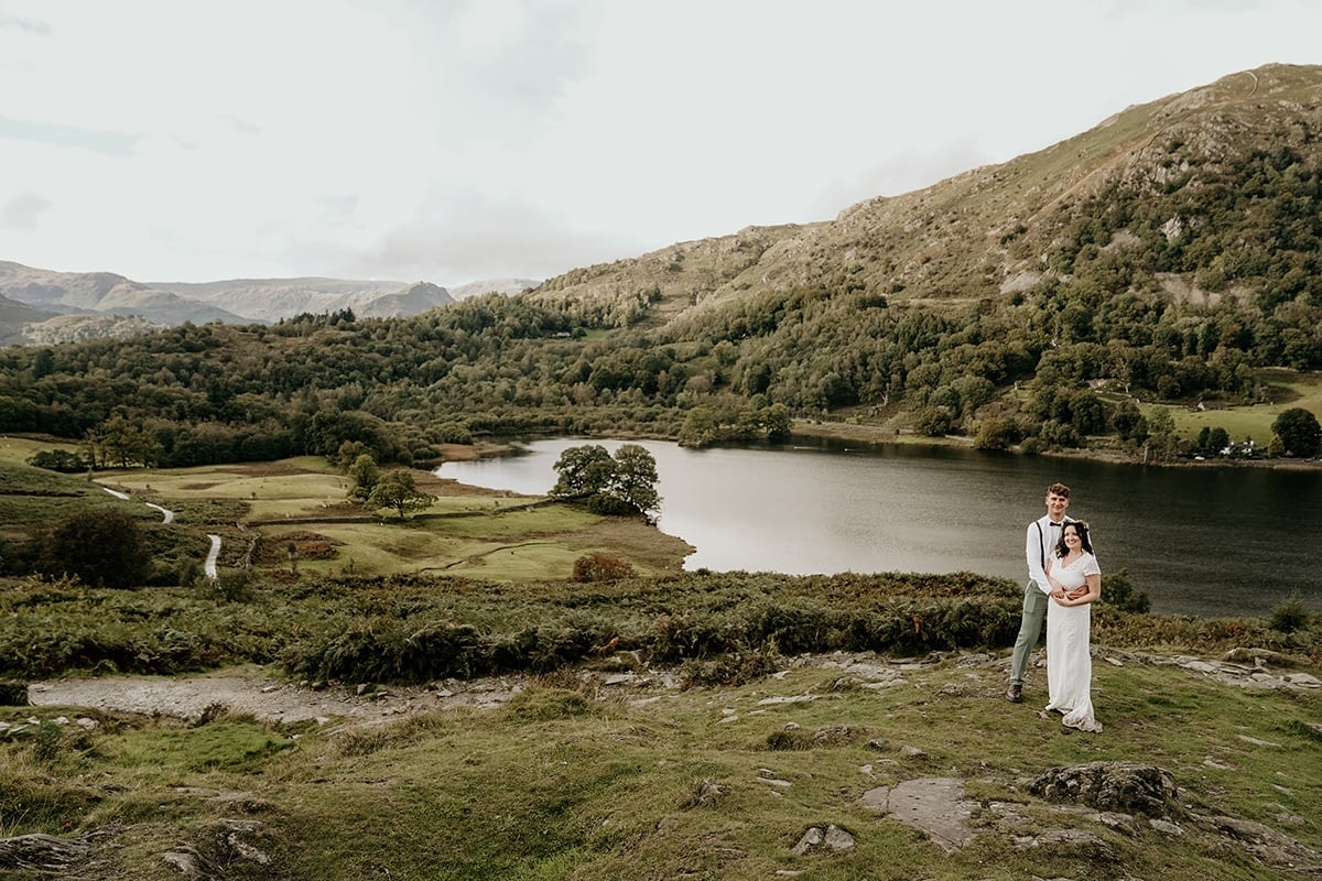 Elopement couple with Rydal Water as a backdrop