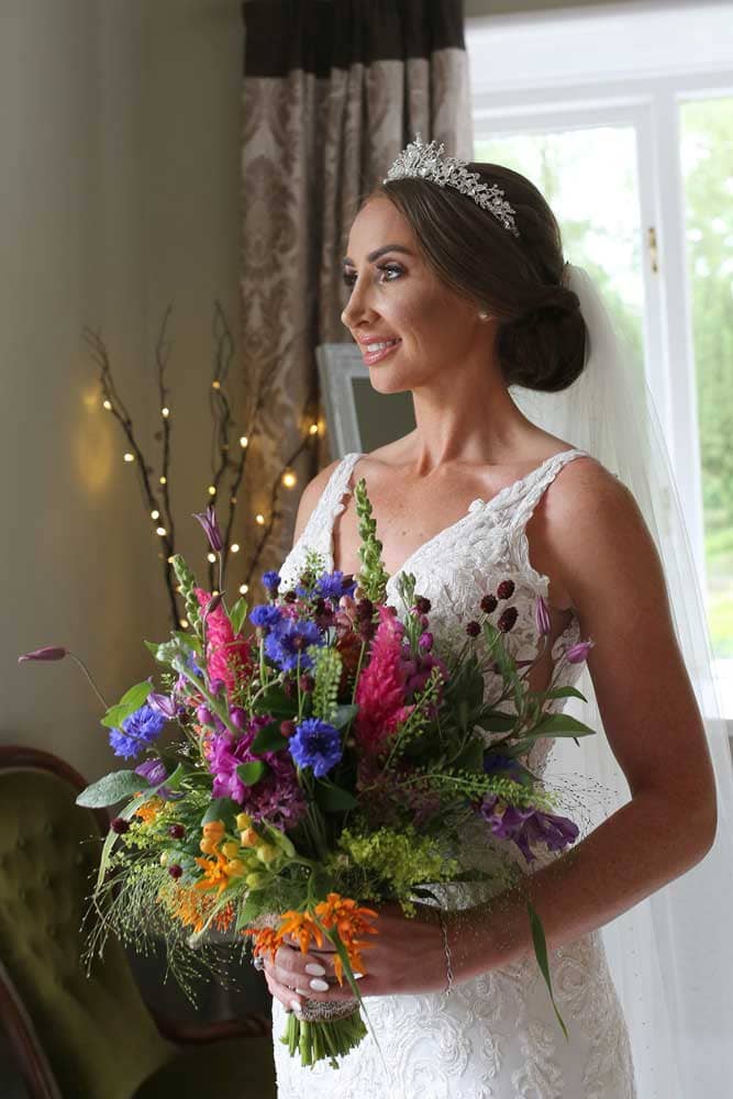 Cote How Elope Bride and Bouquet