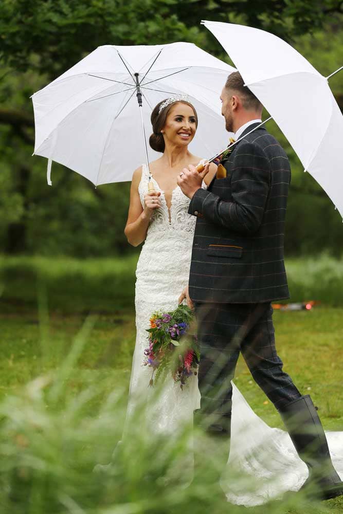 Runaway eloping Couple